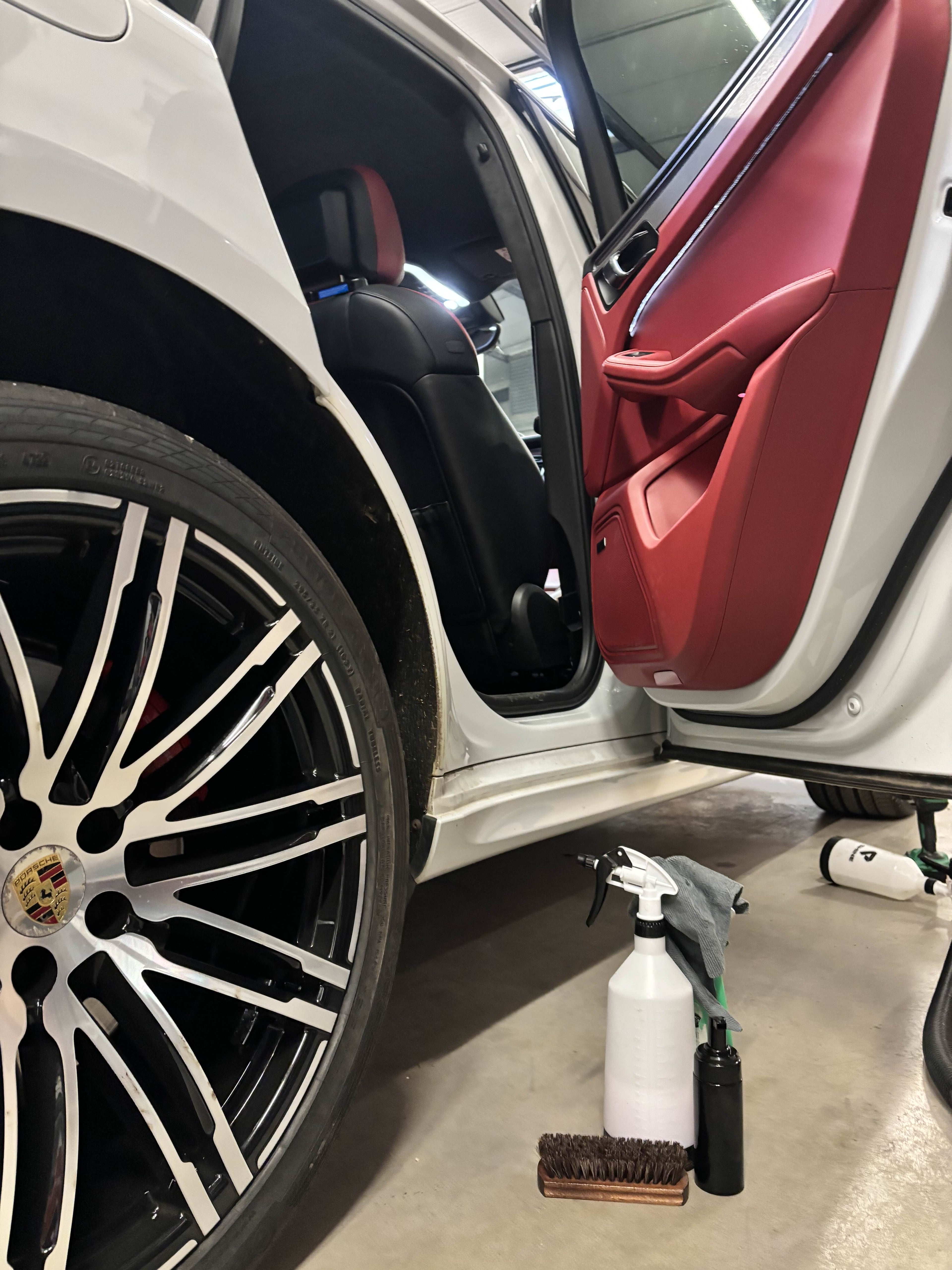 🚘 Lavage Intérieur & Extérieur Standard – 129€